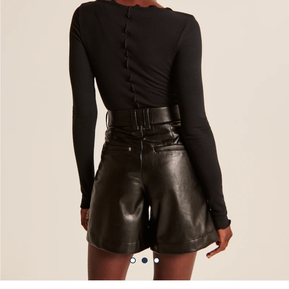 Leather shorts - Picture 2 of 3